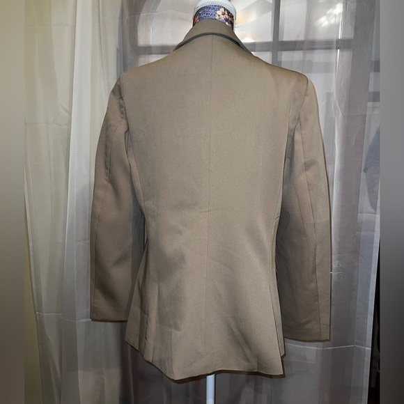 Beige Brown Tan Blazer with Pockets - Picture 6 of 6